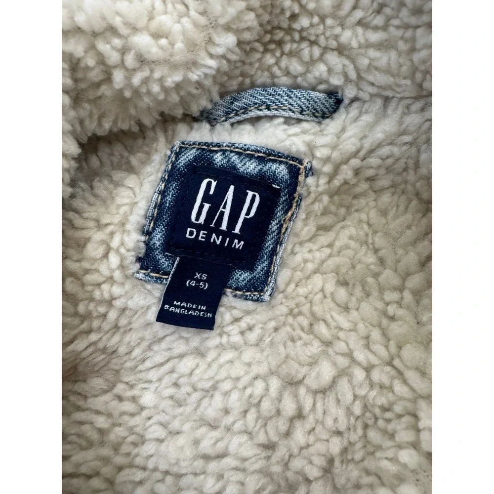 Gap denim‎ jacket size XS 4-5